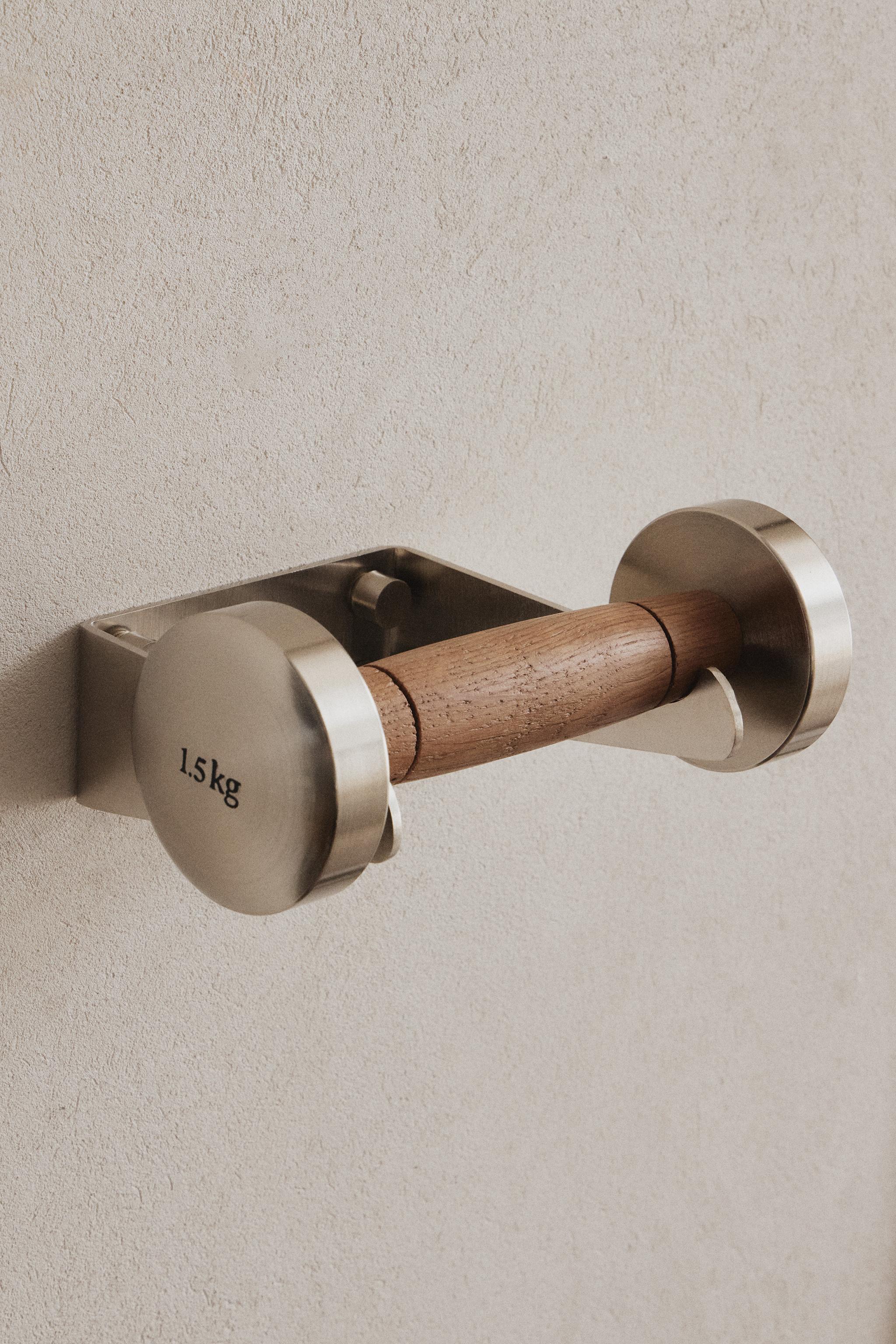 STEEL WALL WEIGHT RACK